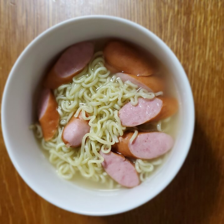 ウインナーの鶏ガラ塩ラーメン